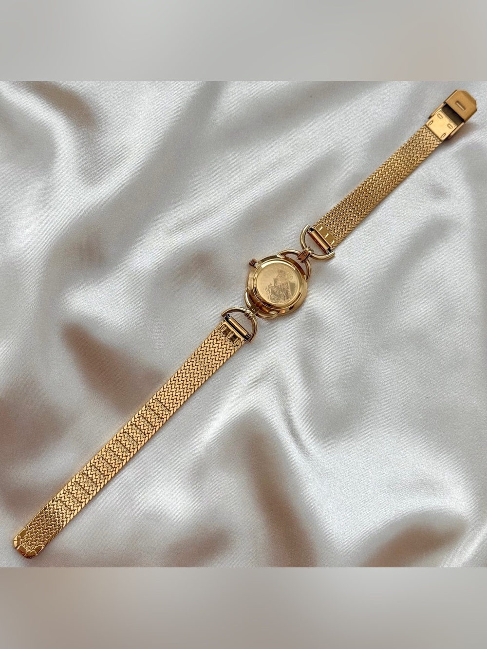 AUTHENTIC VINTAGE GUCCI GOLD WATCH - Picture 6 of 7